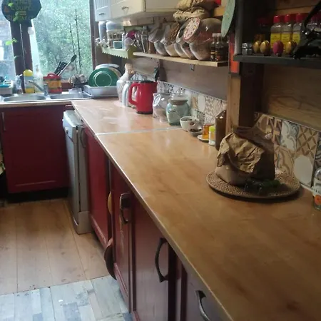 Mobilhome Vintage Dans A La Ferme Ponteilla